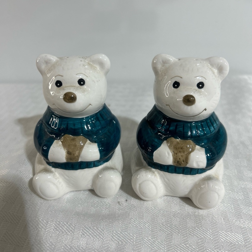 VINTAGE Asia Master Ceramic Teddy POLAR Bear SALT AND PEPPER shakers